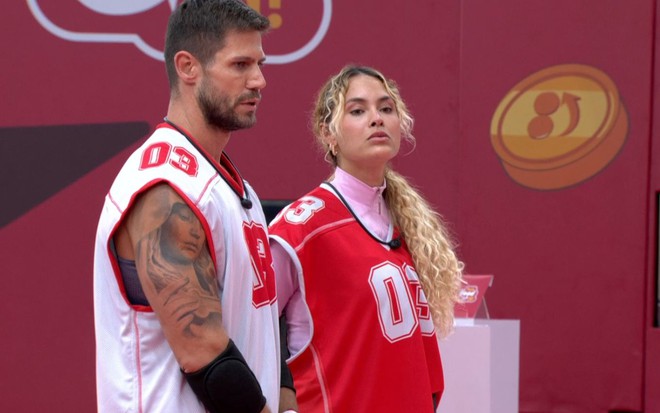 Foto mostra Jonas Sulzbach e Sarah Andrade no BBB 26