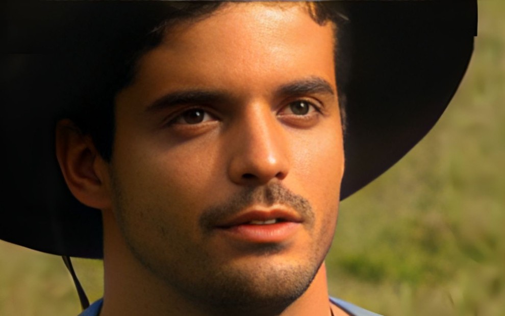 Jorge Pontual como Tonho no remake da novela A Viagem (1994), no ar na faixa de reprise da Globo
