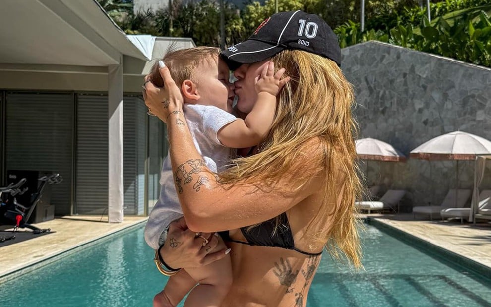 Virginia Fonseca beijando José Leonardo