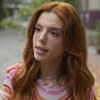 A atriz Giovanna Lancellotti com expressão séria em cena de Dona de Mim