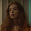 A atriz Giovanna Lancellotti com expressão séria em cena de Dona de Mim