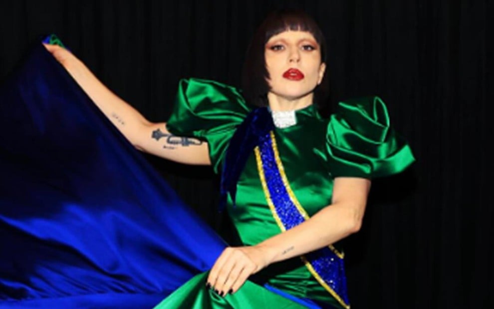 Lady Gaga com vestido 'brasileiro' no Instagram