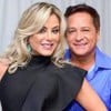Poliana Rocha e Leonardo lado a lado, abraçados e sorrindo