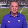 Luis Roberto em cabine de transmissão durante jogo do Campeonato Brasileiro na Globo