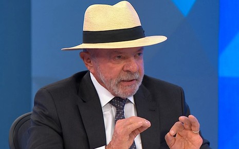 Foto de Luiz Inácio Lula da Silva durante entrevista