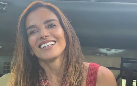 A atriz Mara Carvalho sorrindo em foto publicada no Instagram