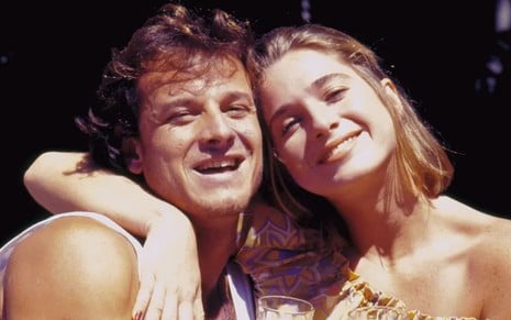 Os atores Marcello Novaes e Letícia Spiller em imagem de divulgação da novela Quatro por Quatro