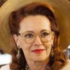 Maria Zilda Bethlem usa chapéu e óculos em Êta Mundo Bom!