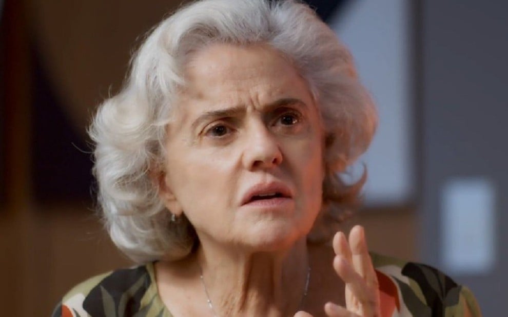 Marieta Severo em entrevista à Globo