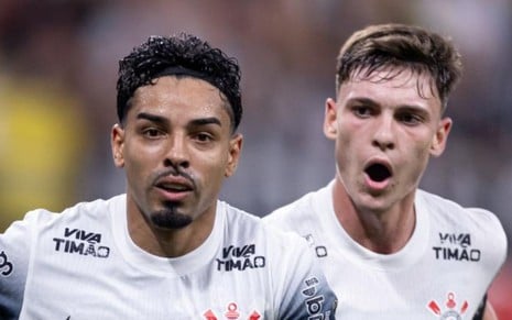 Matheus Bidu e Breno Bidon correndo durante o jogo Corinthians x Universidad Central