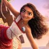 Cena de Moana 2; Moana e Maui estão em jangada no meio do mar