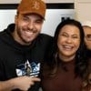Murilo Huff e Ruth Moreira estão abraçados e sorridentes