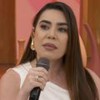 Naiara Azevedo com expressão séria no Encontro