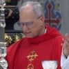 Robert Francis Prevost rezando