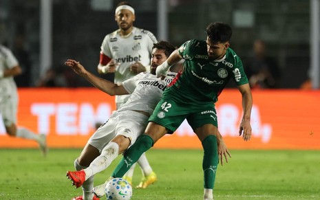 Imagem de uma partida entre Palmeiras e Santos pela Copa do Brasil