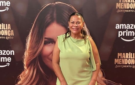 Foto da mãe de Marília Mendonça em um cinema do Rio de Janeiro