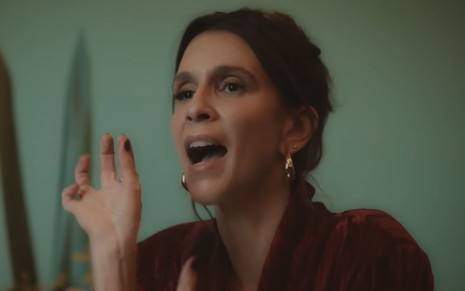 Imagem de Sarah Oliveira no programa Atenção para o Refrão