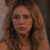 Paolla Oliveira com expressão séria em cena da novela Vale Tudo