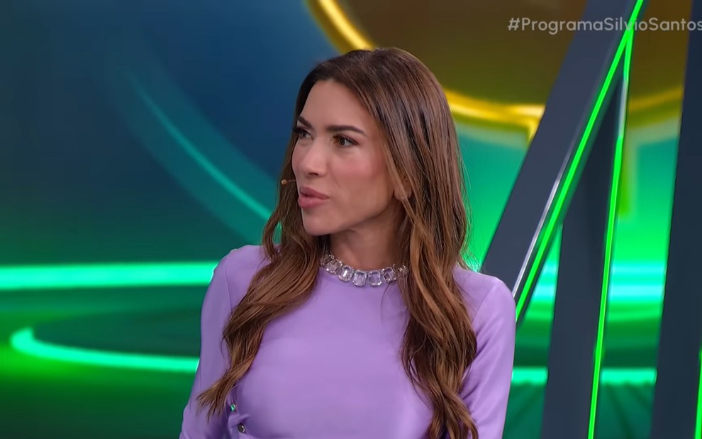 A apresentadora Patricia Abravanel à frente do Show do Milhão