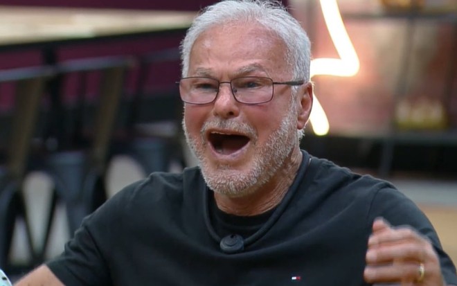 Cris Moliterno tem expressão tensa em prova do Power Couple