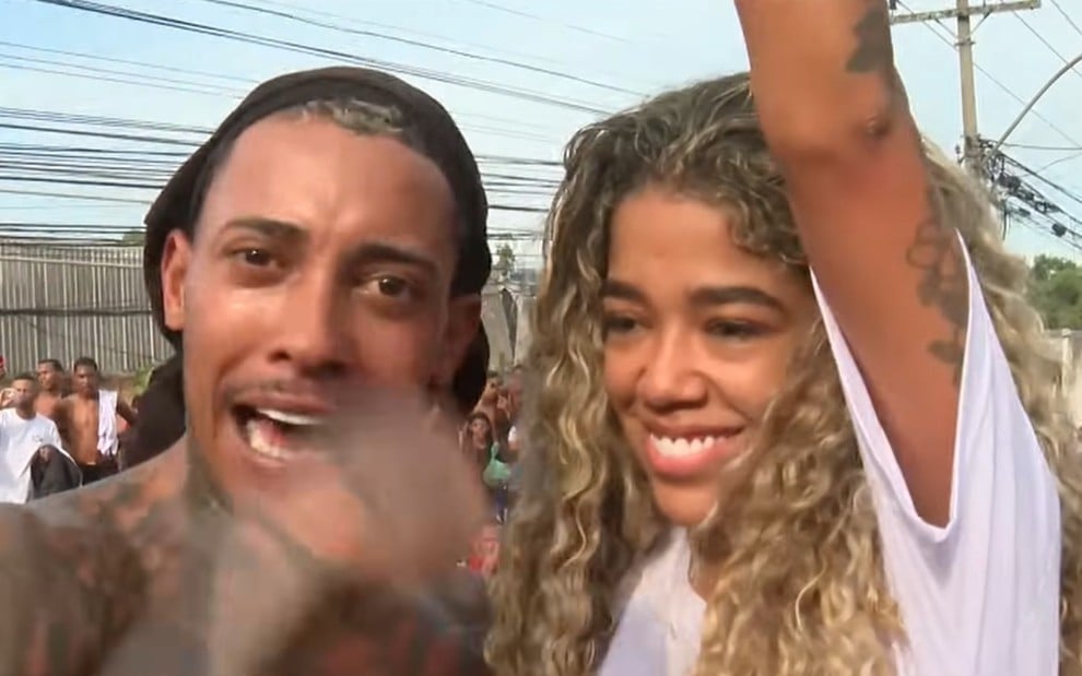 MC Poze do Rodo com a mulher, Vivi Noronha