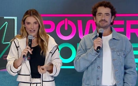 Foto mostra Felipe Andreoli e Rafa Brites durante o Power Couple Brasil