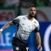 Raniele usa uniforme tradicional do Corinthians, em preto e branco, em jogo do time em 2025