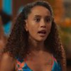 Taís Araujo com expressão séria em cena como Raquel na novela Vale Tudo