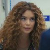 Seray Kaya tem expressão concentrada em cena de Força de Mulher