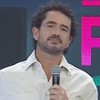 Felipe Andreoli e Rafa Brites conversam com o público no cenário do Power Couple Brasil 7