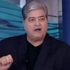 José Luiz Datena tem expressão revoltada na Redação da RedeTV!