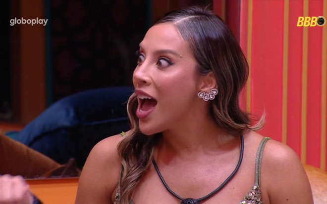 Renata Saldanha surpresa no BBB 25