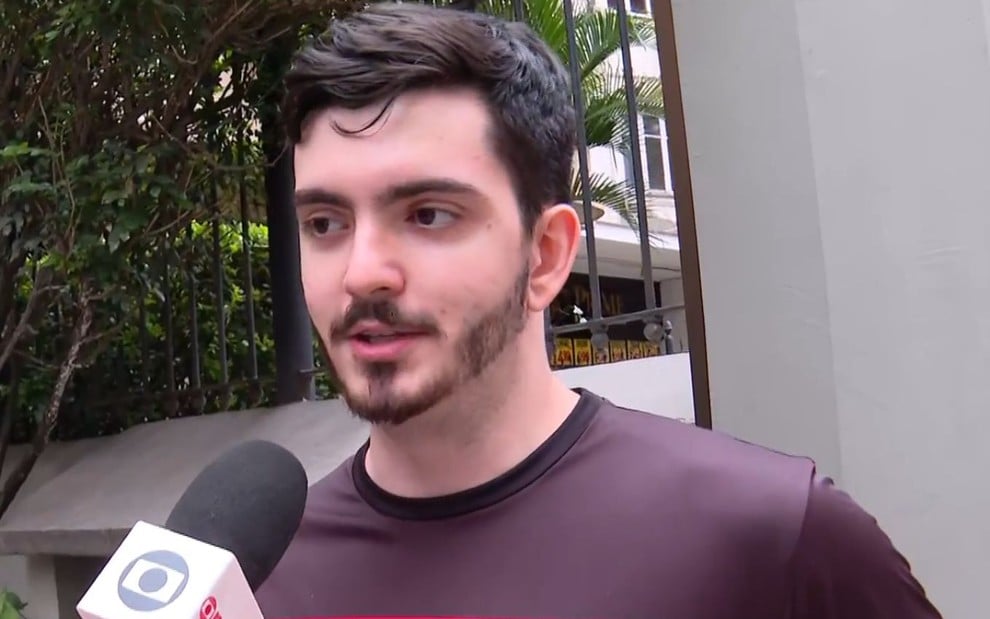 Homem é entrevistado no RJ1, na Globo