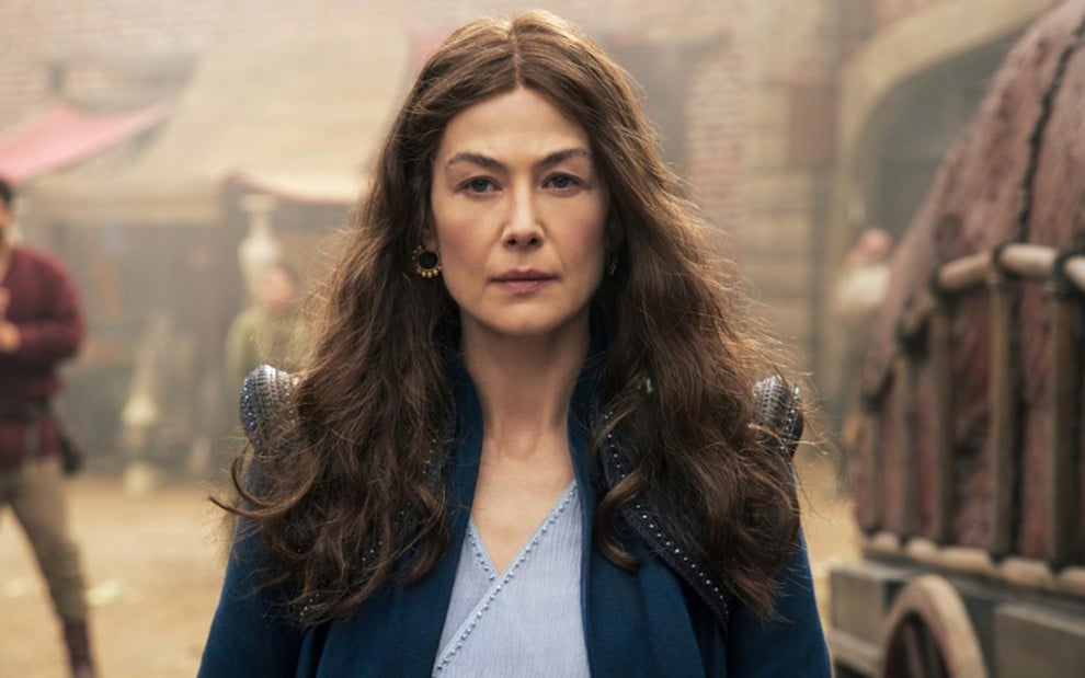 Rosamund Pike em A Roda do Tempo