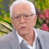 O apresentador Carlos Alberto de Nóbrega em A Praça É Nossa