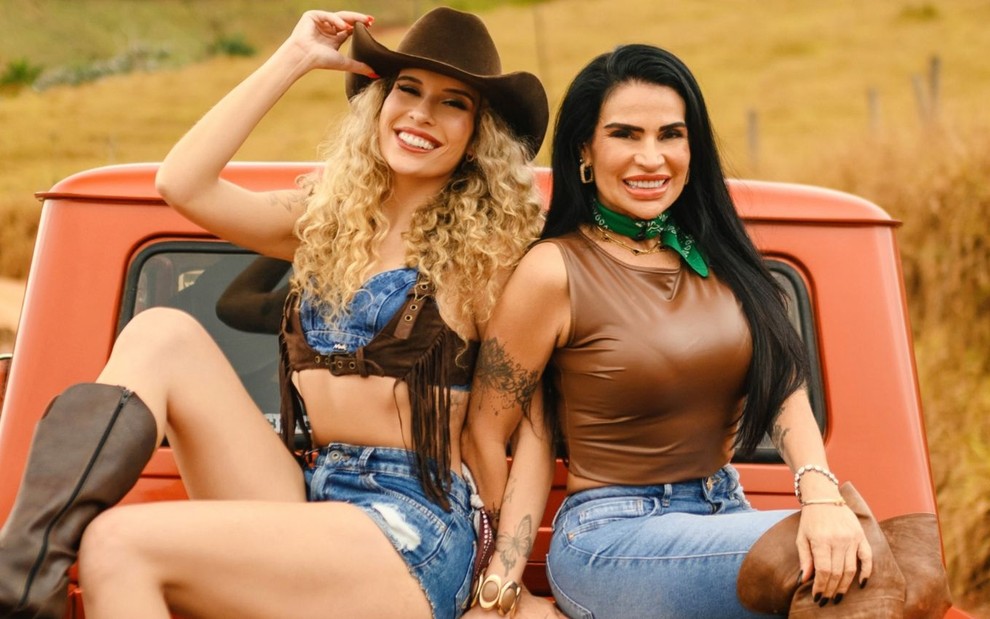 Foto mostra Stephanie Gomes e Solange Gomes