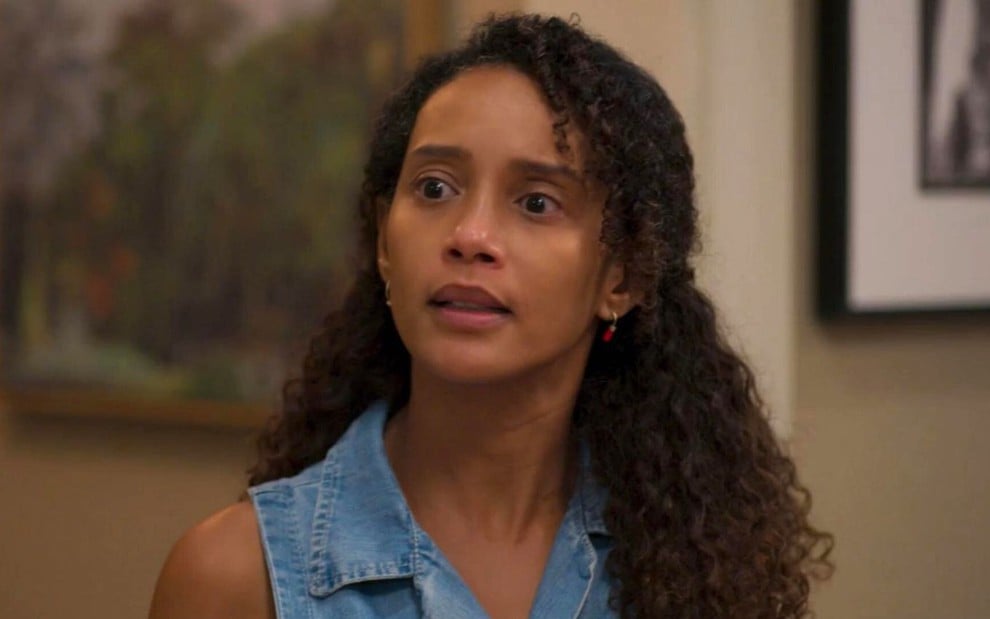 A atriz Taís Araujo como Raquel em cena de Vale Tudo