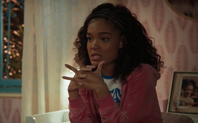 Bia Santana em cena da novela Volta por Cima