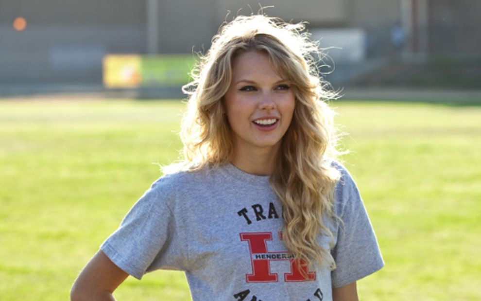 Taylor Swift em cena de Idas e Vindas do Amor