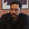 Thomás Aquino com expressão séria em cena da novela Vale Tudo