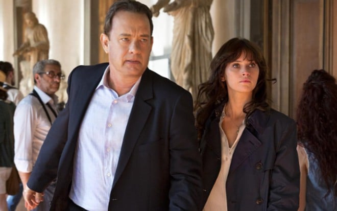 Tom Hanks e Felicity Jones em cena de Inferno (2016)