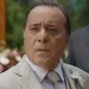 O ator Tony Ramos com expressão séria em cena de Dona de Mim