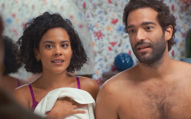 Maria de Fátima (Bella Campos) e Afonso (Humberto Carrão) em cena da novela Vale Tudo, da Globo