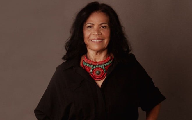 Foto mostra Vilma Nascimento sorridente