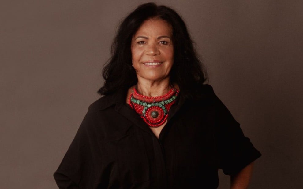 Foto mostra Vilma Nascimento sorridente