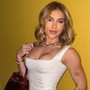Virginia Fonseca faz carão no Instagram, posando para foto com bolsa
