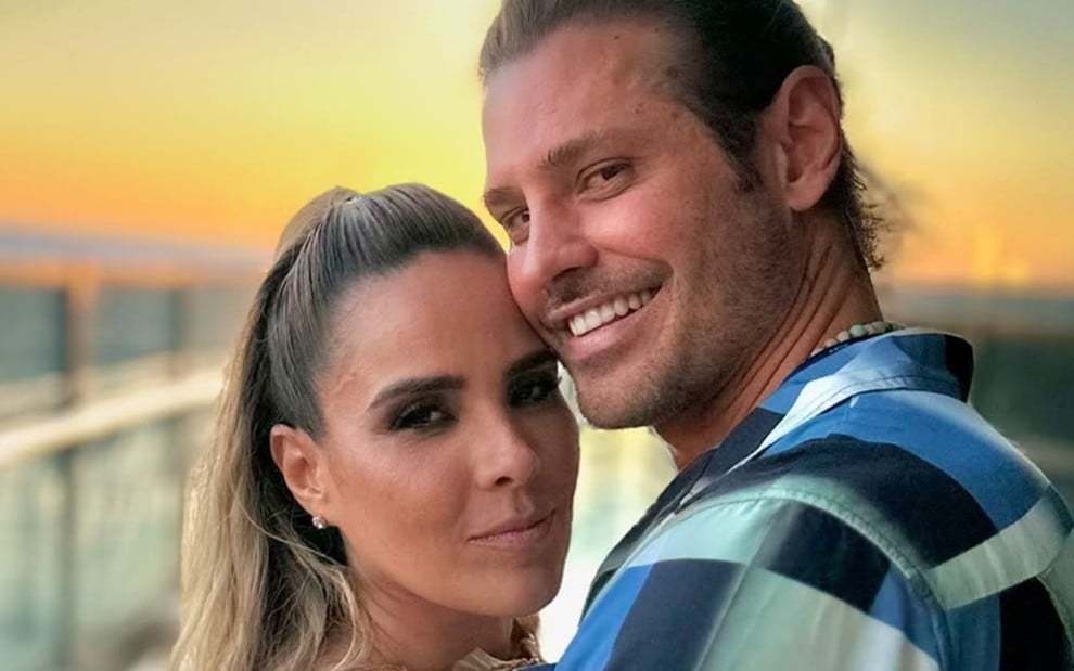 Foto de Wanessa Camargo abraçada com Dado Dolabella