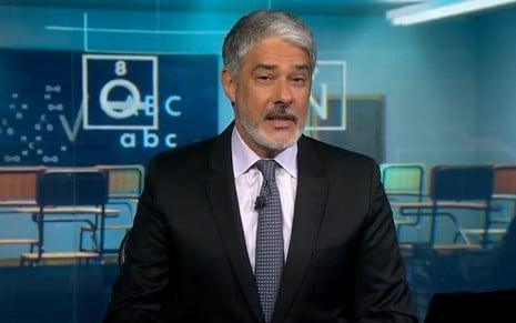 William Bonner na bancada do Jornal Nacional