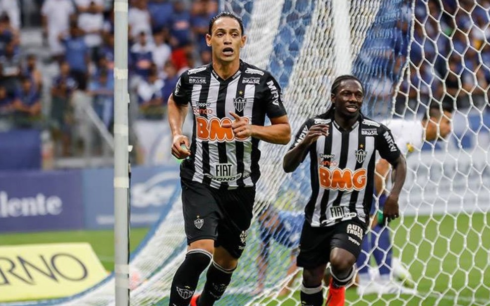 Ricardo Oliveira (à esq.) e Chará comemoram gol do Atlético-MG, que enfrenta o Botafogo hoje (31) - DIVULGAÇÃO/ATLÉTICO-MG