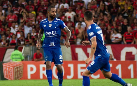 Dedé e Thiago Neves no jogo de estreia do Cruzeiro no Campeonato Brasileiro; time joga nesta quarta (1º) - DIVULGAÇÃO/CRUZEIRO